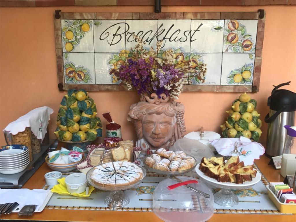 タオルミーナ La Capanna Di Giuseppe E Maria Bed & Breakfast エクステリア 写真