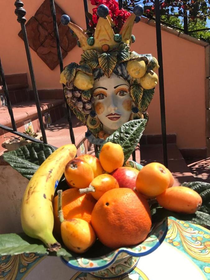 タオルミーナ La Capanna Di Giuseppe E Maria Bed & Breakfast エクステリア 写真