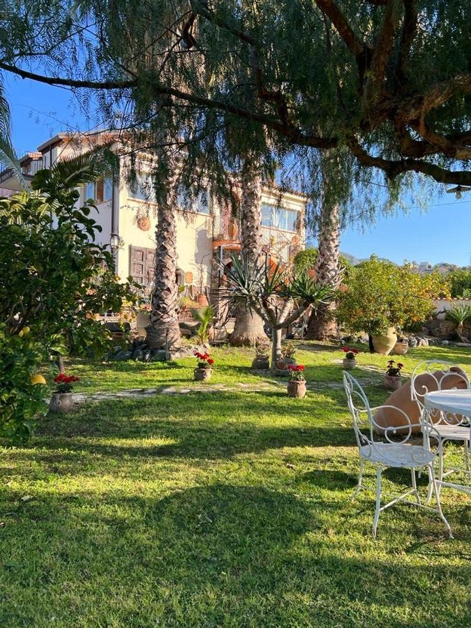 タオルミーナ La Capanna Di Giuseppe E Maria Bed & Breakfast エクステリア 写真